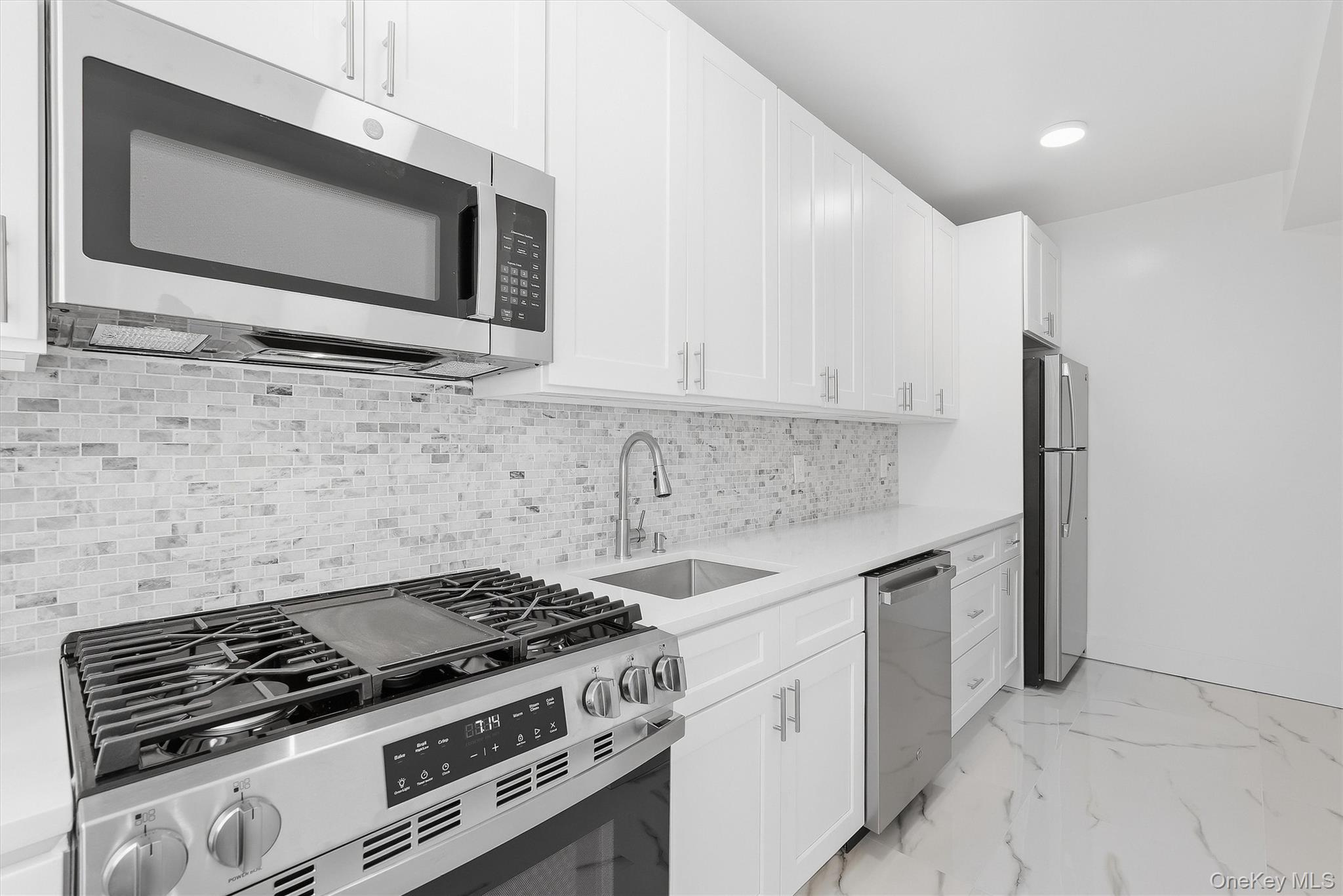 220 Pelham Road, Unit 2C New Rochelle, NY 10805 - Photo 15 of 35 Gallery Image 15