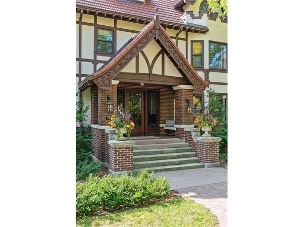 $1,495,000 | 2504 Euclid Place, Minneapolis, MN 55405