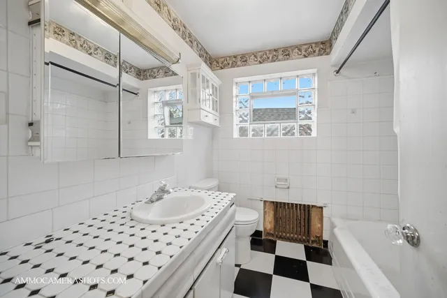 $277,500 | 9611 South Homan Avenue, Evergreen Park, IL 60805