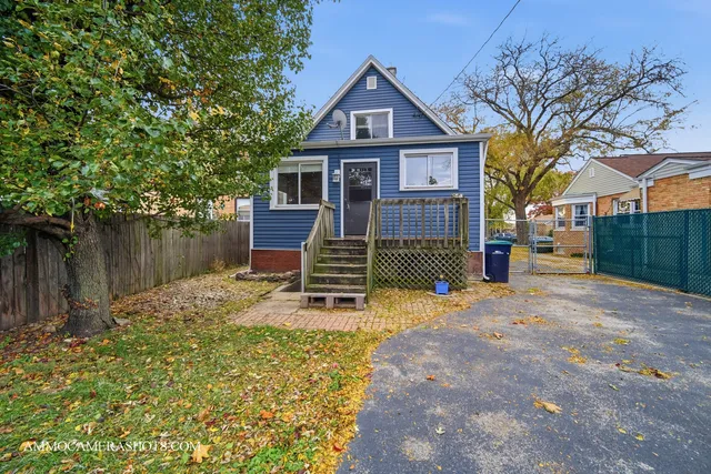 $277,500 | 9611 South Homan Avenue, Evergreen Park, IL 60805