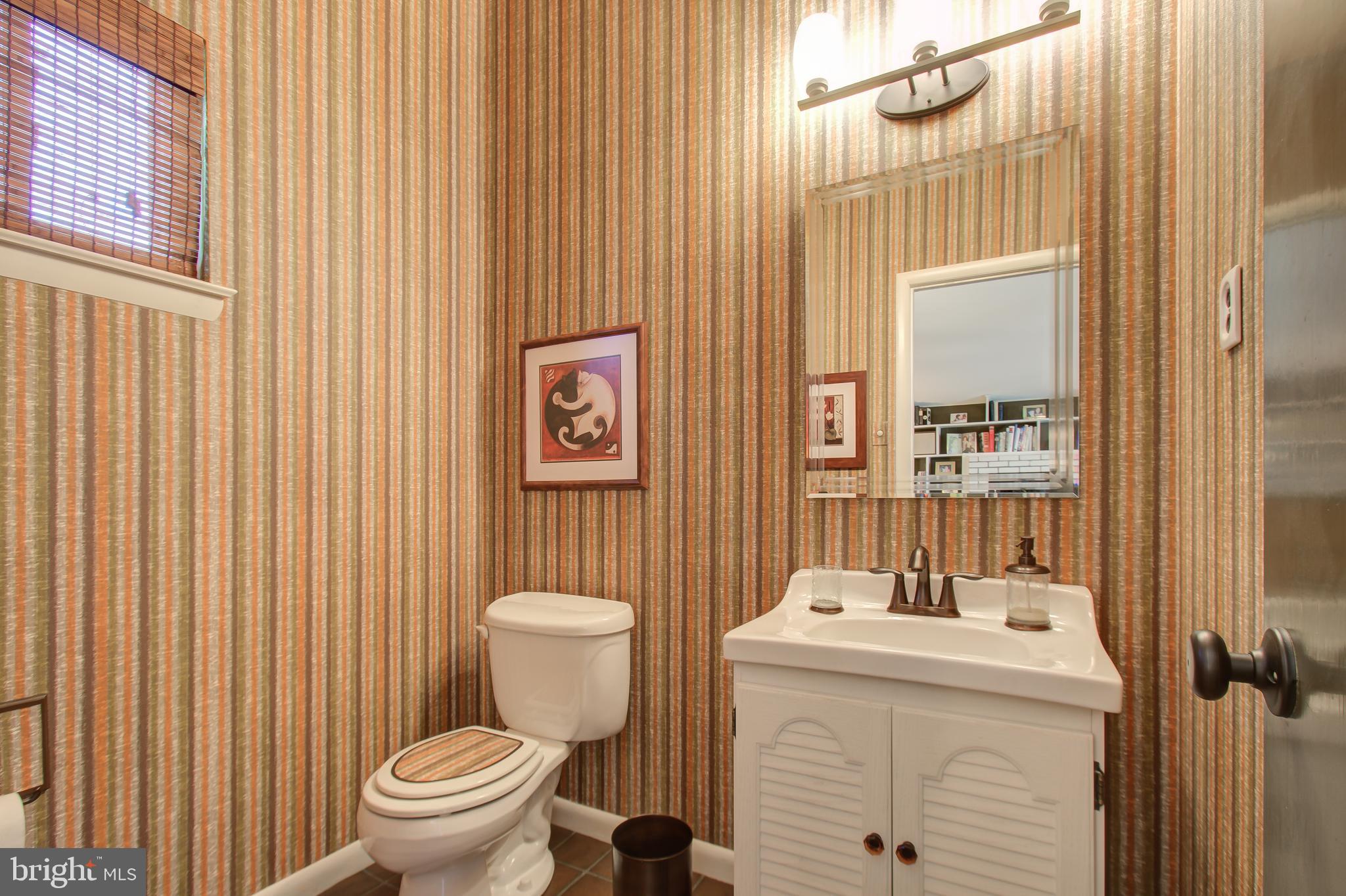 11507 Gilsan Street Silver Spring, MD 20902 - Photo 18 of 35 Powder room