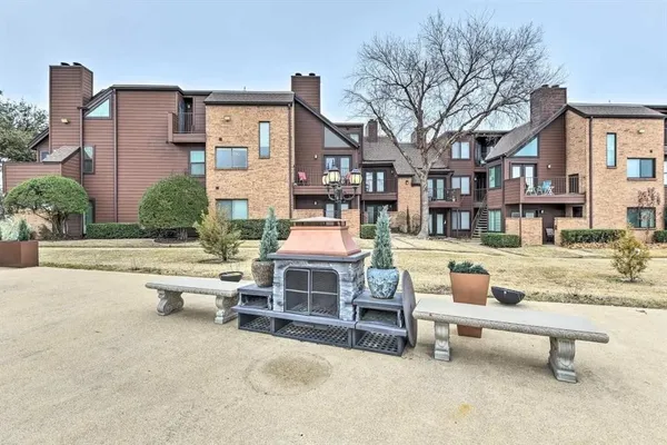 $159,900 | 1700 Baird Farm Circle, Unit 1210, Arlington, TX 76006