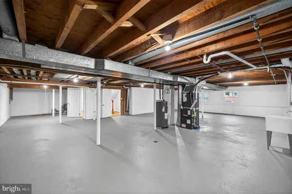 a view of a garage