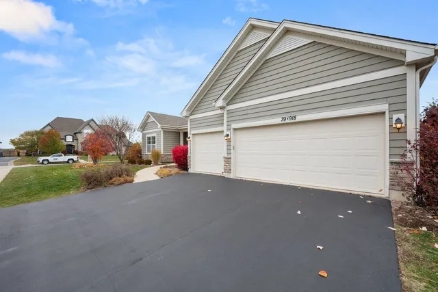 $674,000 | 39-w918 North Hathaway Lane, Geneva, IL 60134
