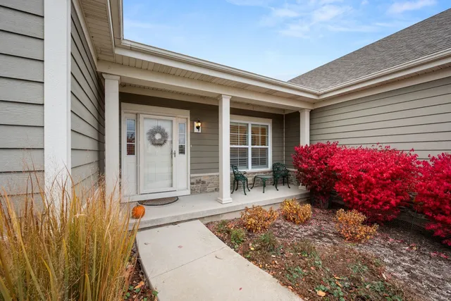 $674,000 | 39-w918 North Hathaway Lane, Geneva, IL 60134