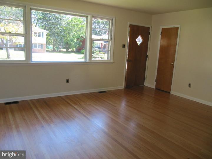 125 Ashbrook Road Cherry Hill, NJ 08034 - Photo 4 of 14