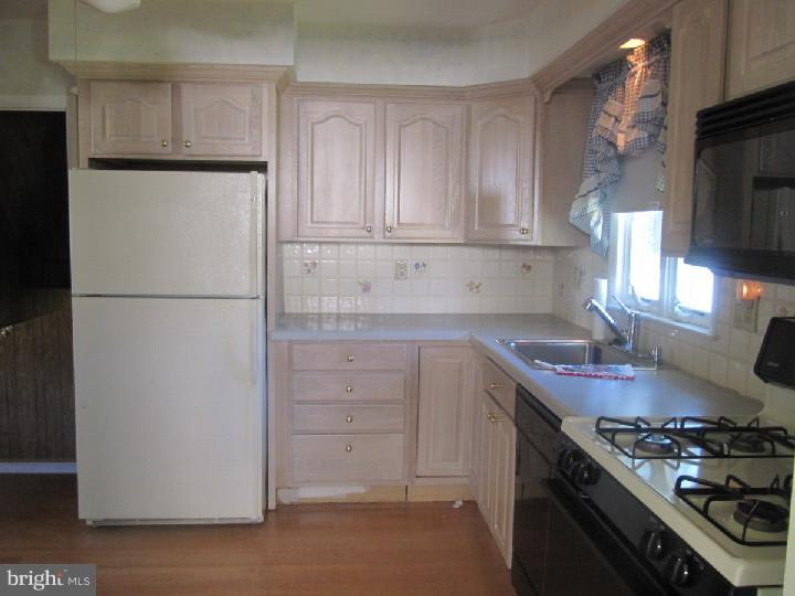 125 Ashbrook Road Cherry Hill, NJ 08034 - Photo 5 of 14