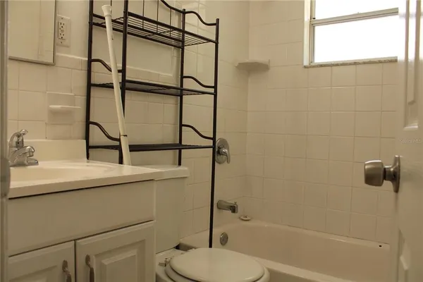 $2,195 | 3312 26th Street West, Bradenton, FL 34205