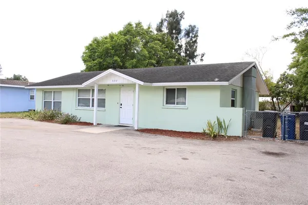 $2,195 | 3312 26th Street West, Bradenton, FL 34205