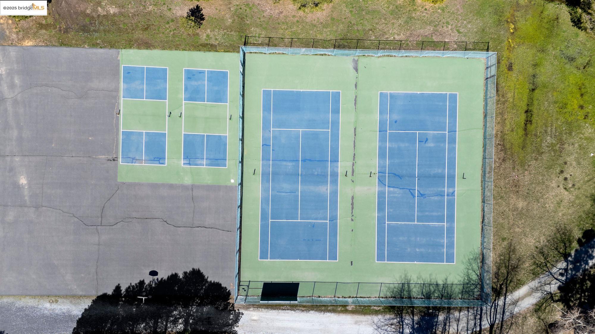 33994 Leland Meadow Road Pinecrest, CA 95364 - Photo 14 of 16 a bathroom with a toilet
