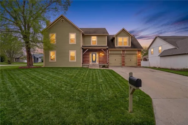 $425,000 | 20865 Poplar Court, Spring Hill, KS 66083
