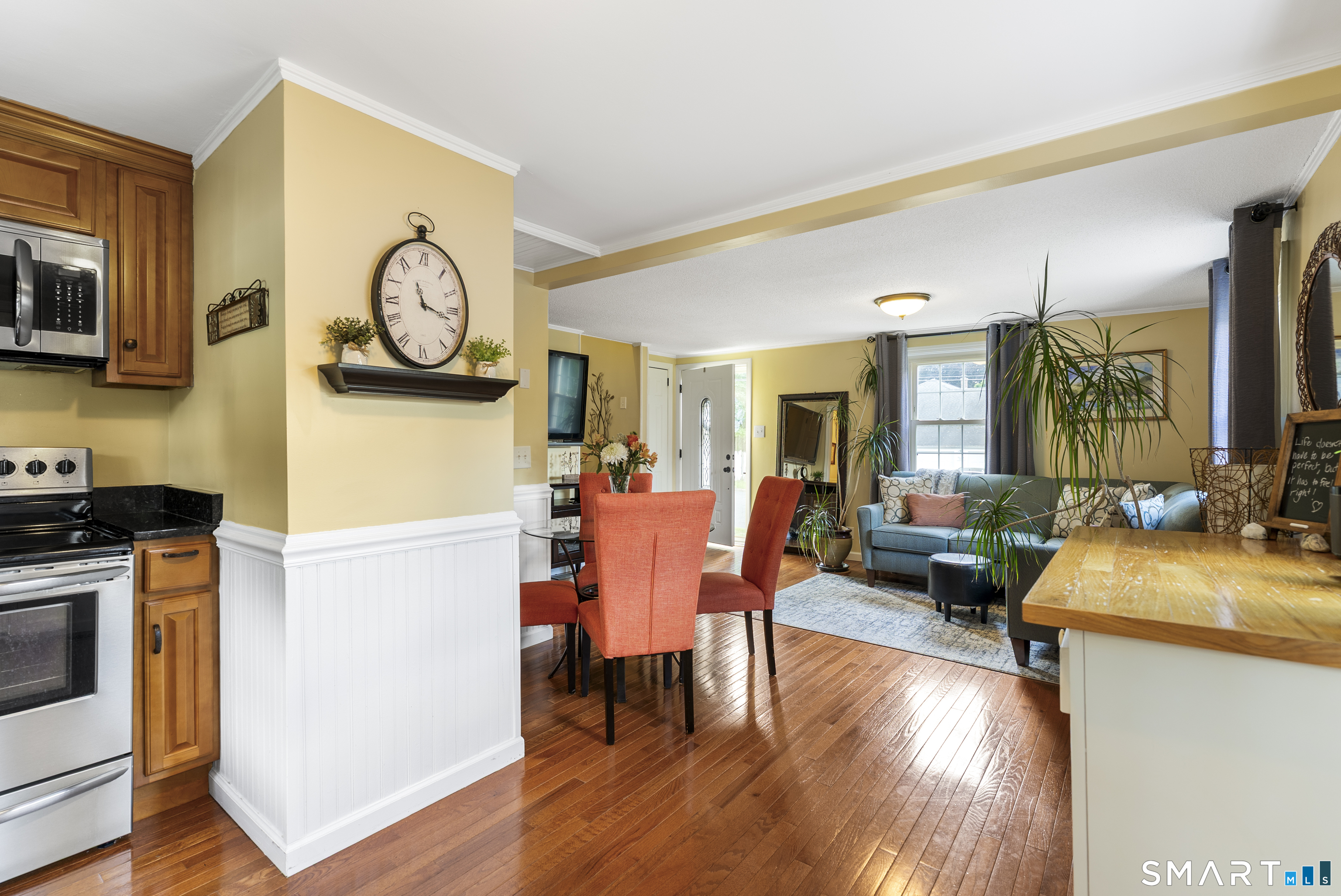 22 Rowe Place Bristol, CT 06010 - Photo 12 of 31