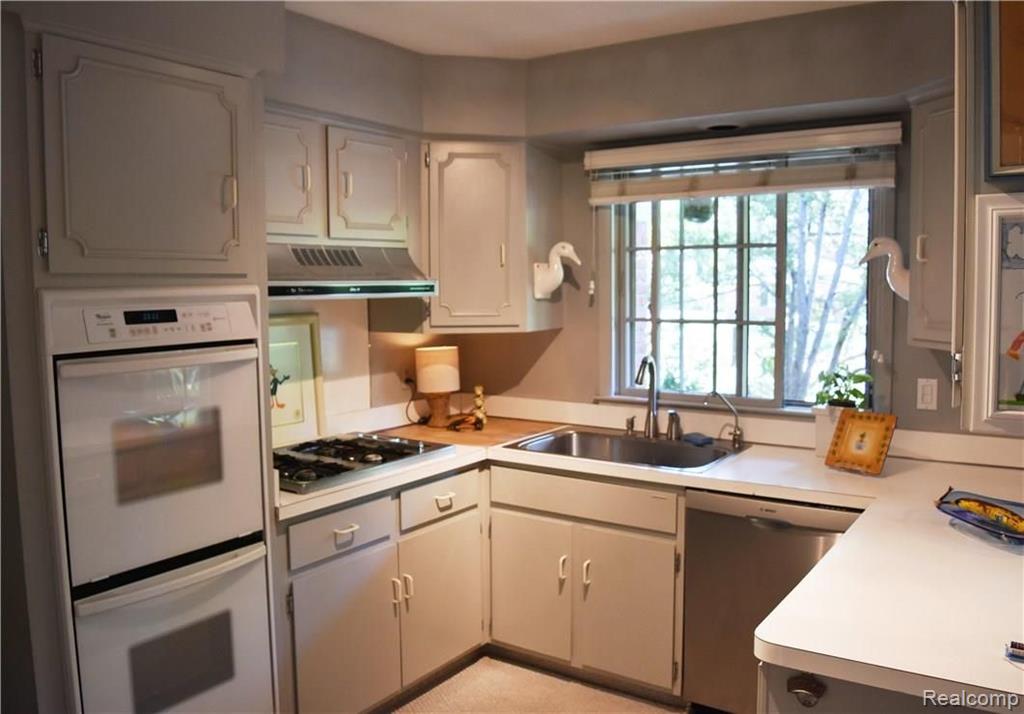 31505 Waltham Road Beverly Hills, MI 48025 - Photo 15 of 45