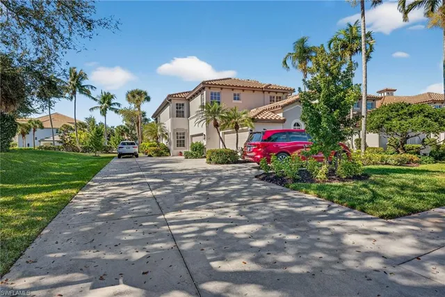 a front view of house with yard