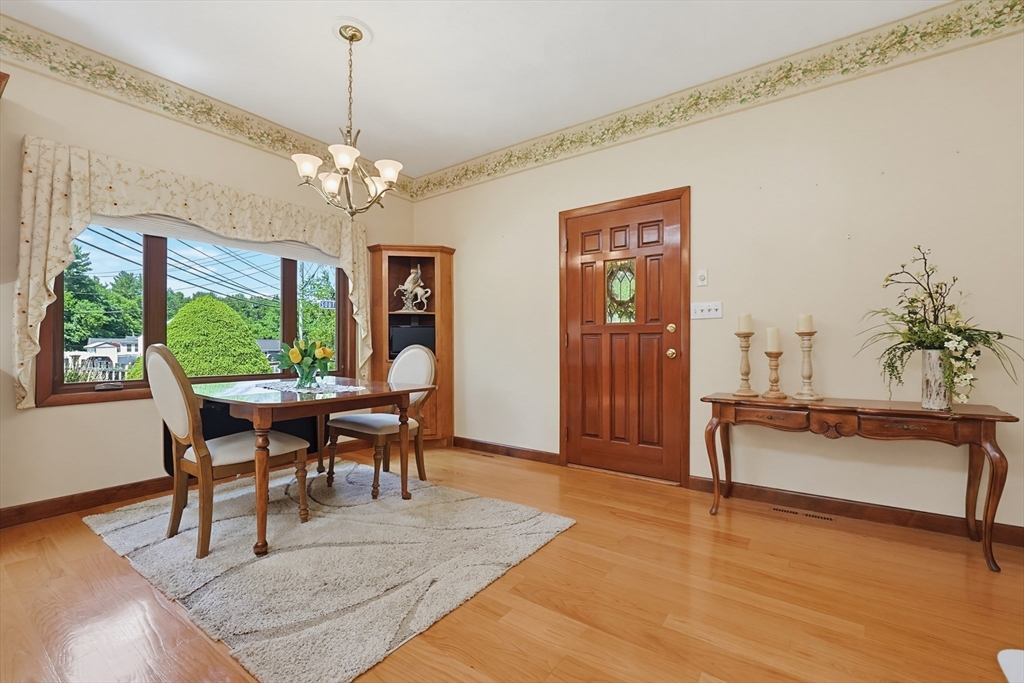 665 South Street Walpole, MA 02081 - Photo 13 of 40