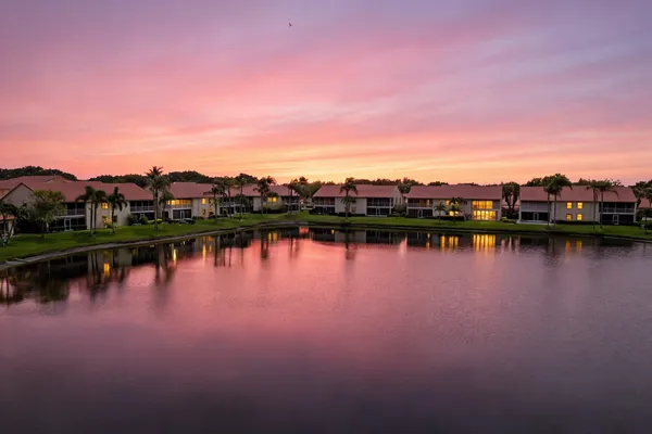 $299,000 | 14407 VÃa Royal, Unit 1, Delray Beach, FL 33446