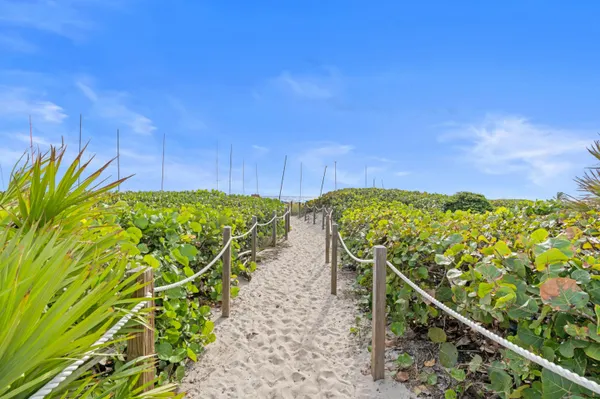 $299,000 | 14407 VÃa Royal, Unit 1, Delray Beach, FL 33446