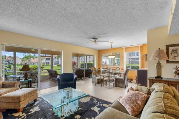 $299,000 | 14407 VÃa Royal, Unit 1, Delray Beach, FL 33446
