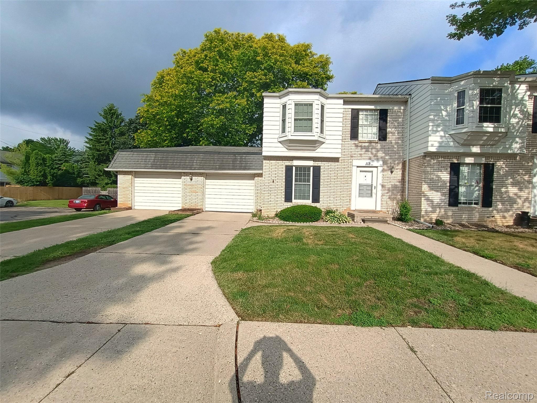 112 Stratford Lane Rochester, MI 48309 - Photo 1 of 37 1-e515b2af2458d3051b50c5d5c1b7b349.jpg