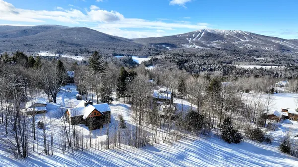 $1,200,000 | 11 Deer Path Lane, Ludlow, VT 05149