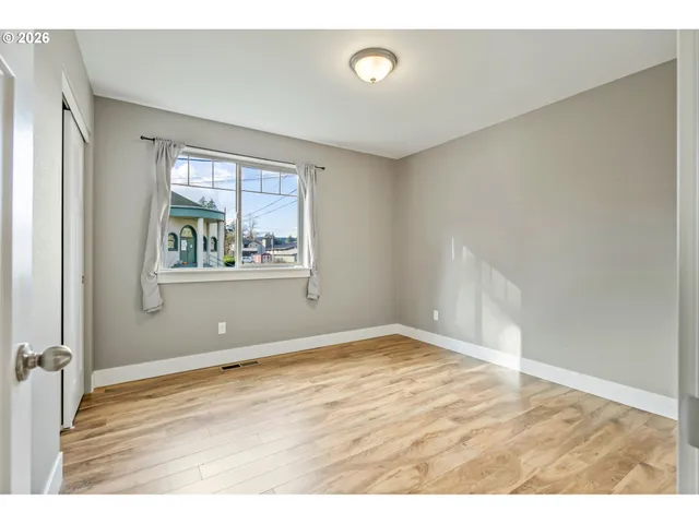 $365,000 | 1075 12th Avenue, Sweet Home, OR 97386