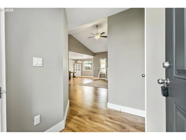 $365,000 | 1075 12th Avenue, Sweet Home, OR 97386