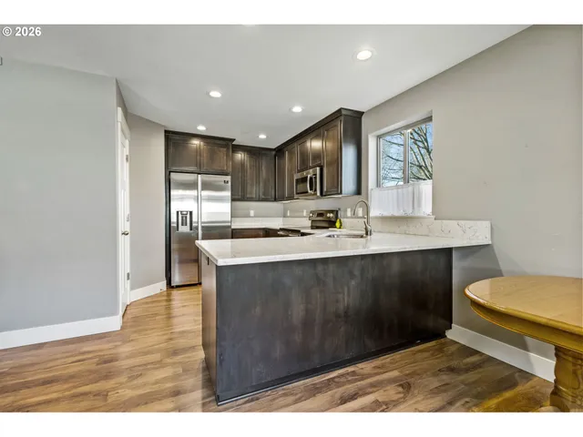 $365,000 | 1075 12th Avenue, Sweet Home, OR 97386