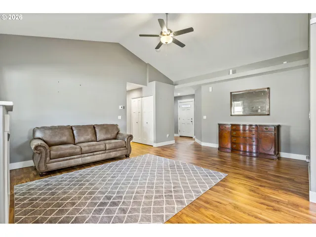 $365,000 | 1075 12th Avenue, Sweet Home, OR 97386