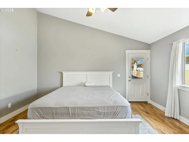 $365,000 | 1075 12th Avenue, Sweet Home, OR 97386