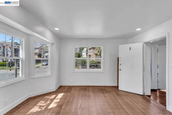 $848,000 | 3300 Harrison Street, Oakland, CA 94611