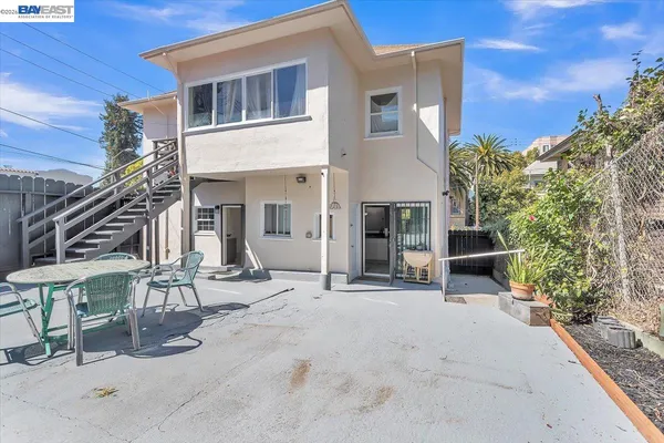 $848,000 | 3300 Harrison Street, Oakland, CA 94611