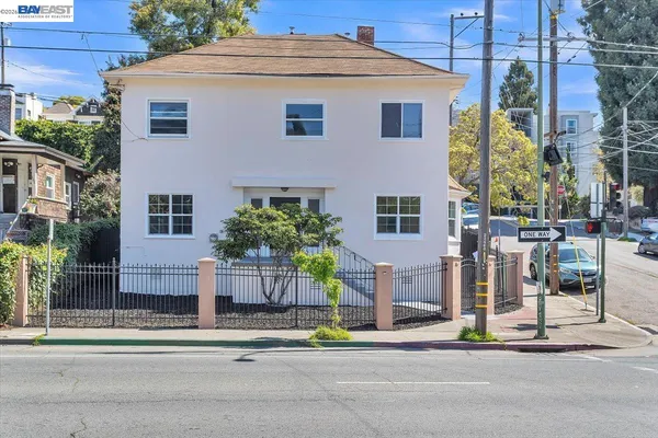$848,000 | 3300 Harrison Street, Oakland, CA 94611