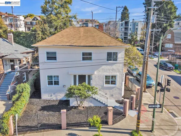 $848,000 | 3300 Harrison Street, Oakland, CA 94611