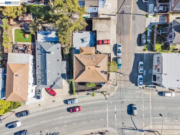 $848,000 | 3300 Harrison Street, Oakland, CA 94611