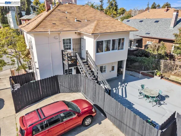 $848,000 | 3300 Harrison Street, Oakland, CA 94611