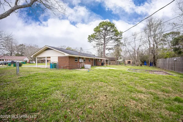 $1,750 | 6217 Browning Drive, Ocean Springs, MS 39564