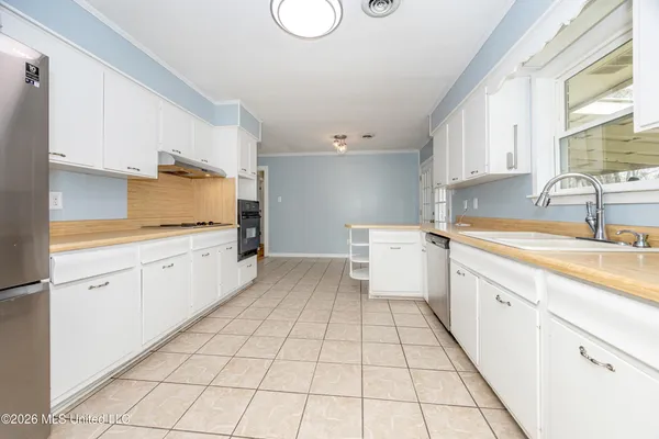 $1,750 | 6217 Browning Drive, Ocean Springs, MS 39564