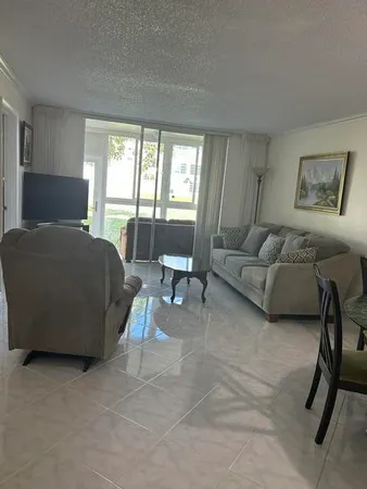 $130,000 | 8020 Sunrise Lakes Drive North, Unit 111, Sunrise, FL 33322