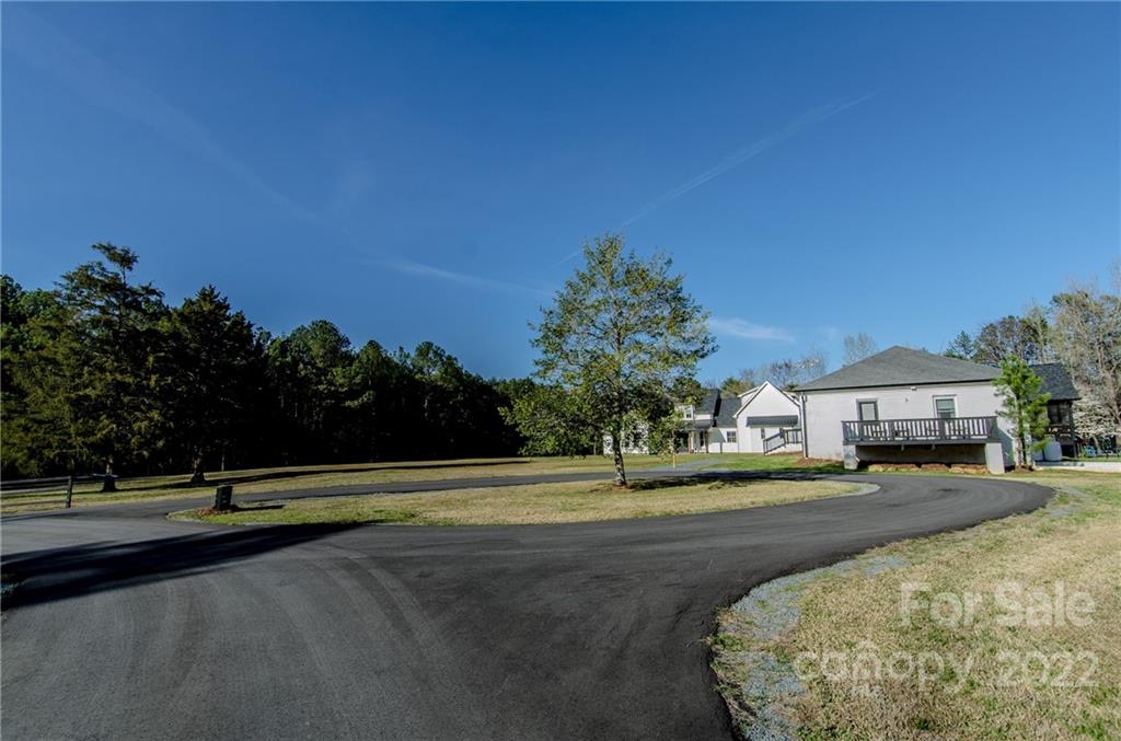 9518 Brief Road Charlotte, NC 28227 - Photo 11 of 48 Gallery Image 11