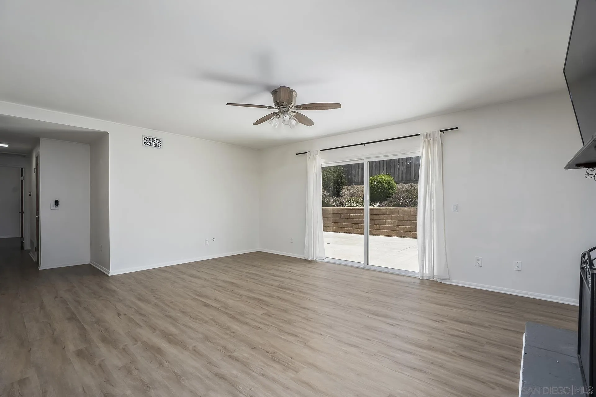 9767 Halberns Boulevard Santee, CA 92071 - Photo 7 of 53