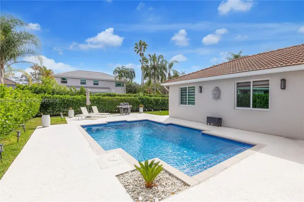 $7,500 | 2614 Oakbrook Court, Unit 2614, Weston, FL 33332