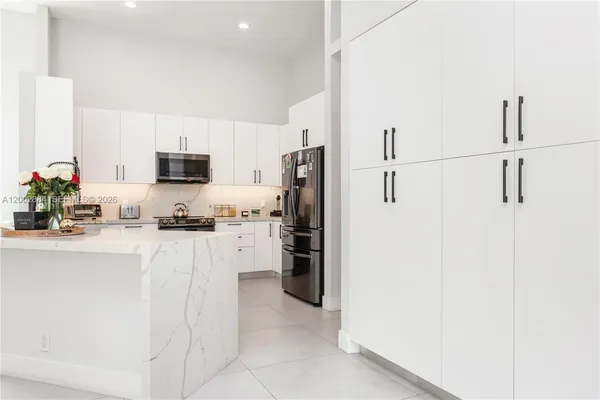 $7,500 | 2614 Oakbrook Court, Unit 2614, Weston, FL 33332