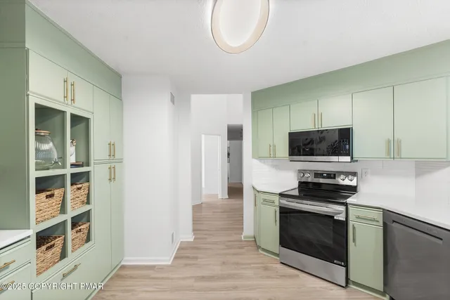 $344,900 | 34 North Lehigh River Drive, Gouldsboro, PA 18424