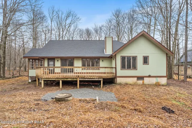 $344,900 | 34 North Lehigh River Drive, Gouldsboro, PA 18424