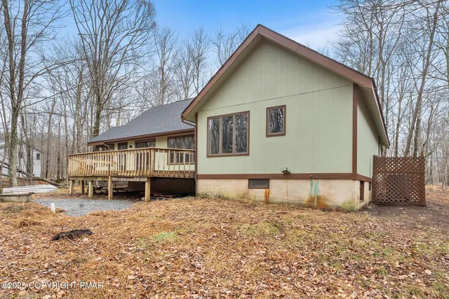 $344,900 | 34 North Lehigh River Drive, Gouldsboro, PA 18424