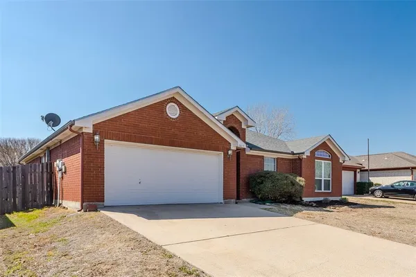 $2,200 | 1017 Caleb Street, Burleson, TX 76028