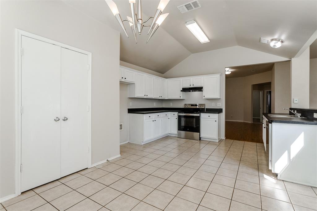 1017 Caleb Street Burleson, TX 76028 - Photo 19 of 37