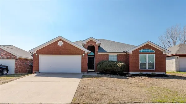 $2,200 | 1017 Caleb Street, Burleson, TX 76028