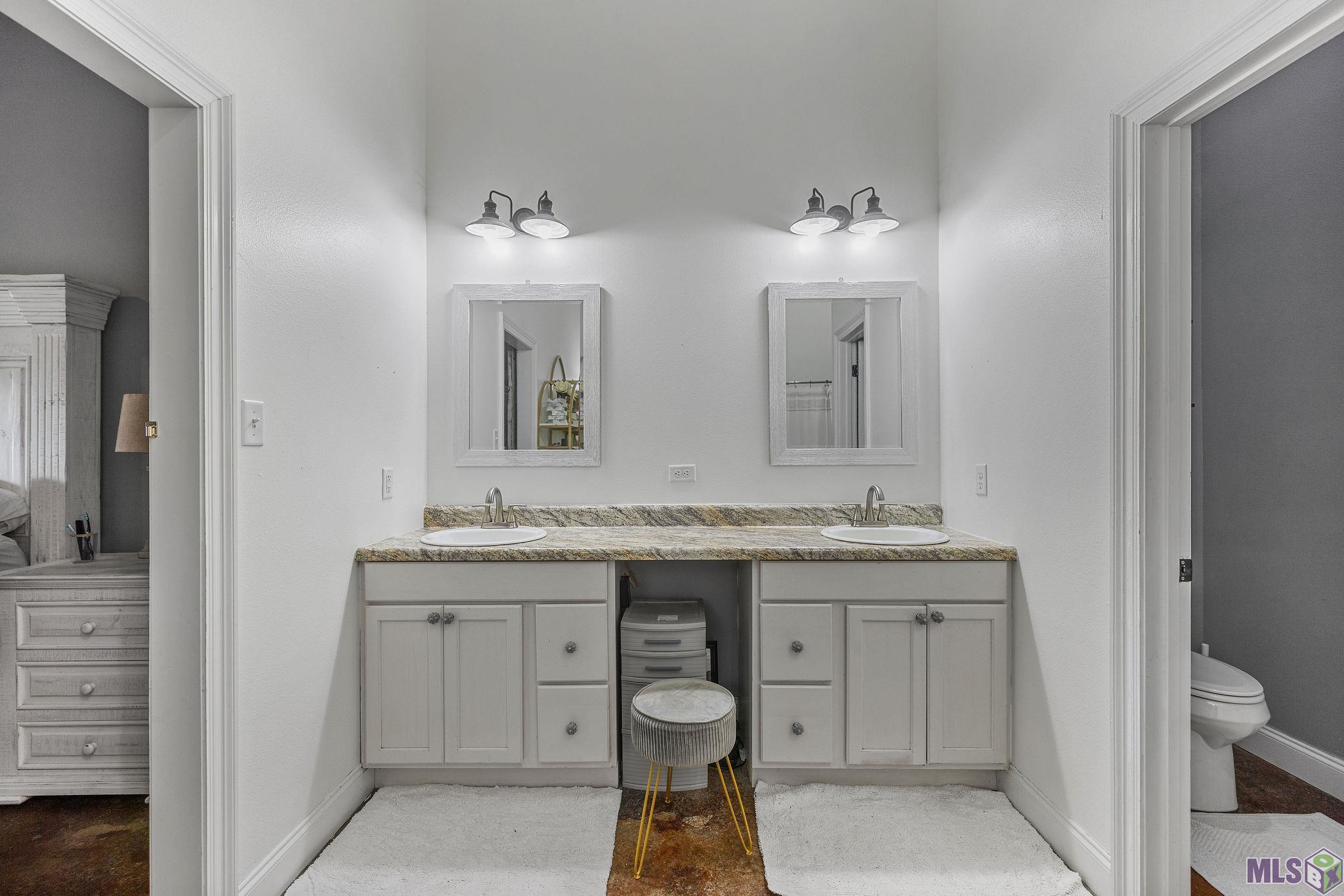 32028 North Doyle Road Holden, LA 70744 - Photo 15 of 37