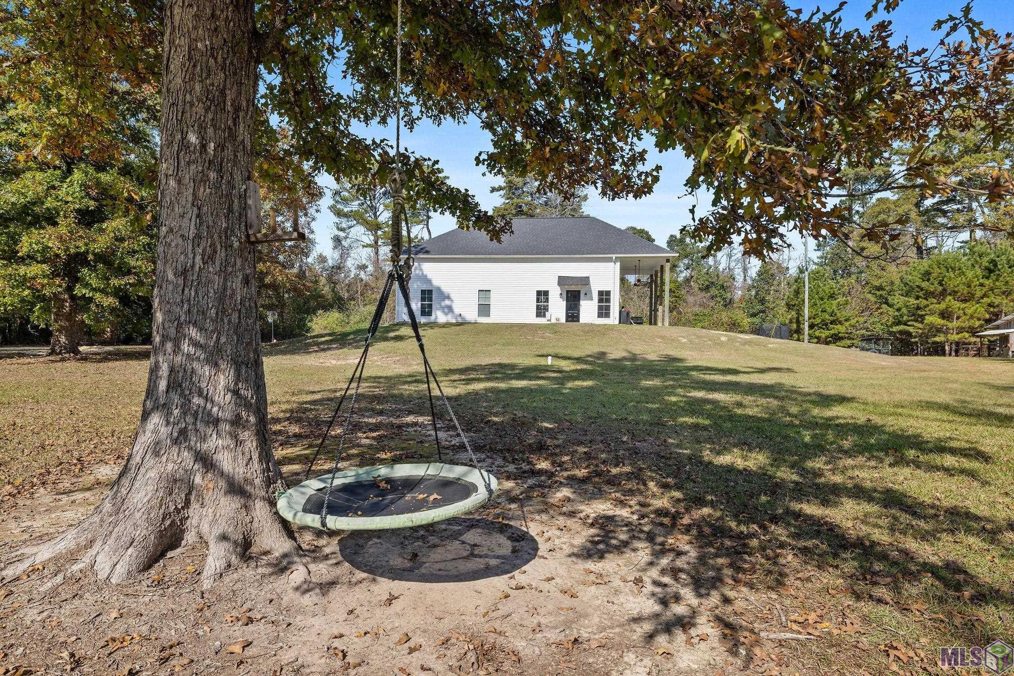 32028 North Doyle Road Holden, LA 70744 - Photo 4 of 37